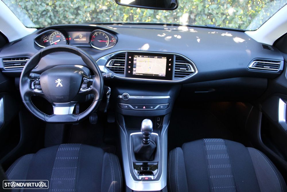 Peugeot 308 1.2 PureTech Allure Pack - 3