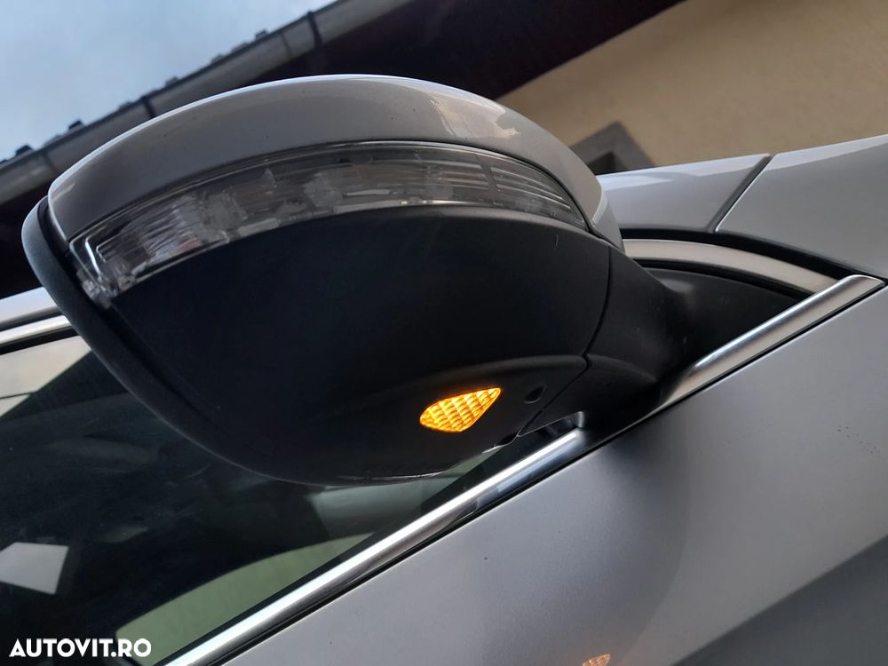 Volkswagen Passat Variant 2.0 TDI BlueMotion Technology Comfortline - 16