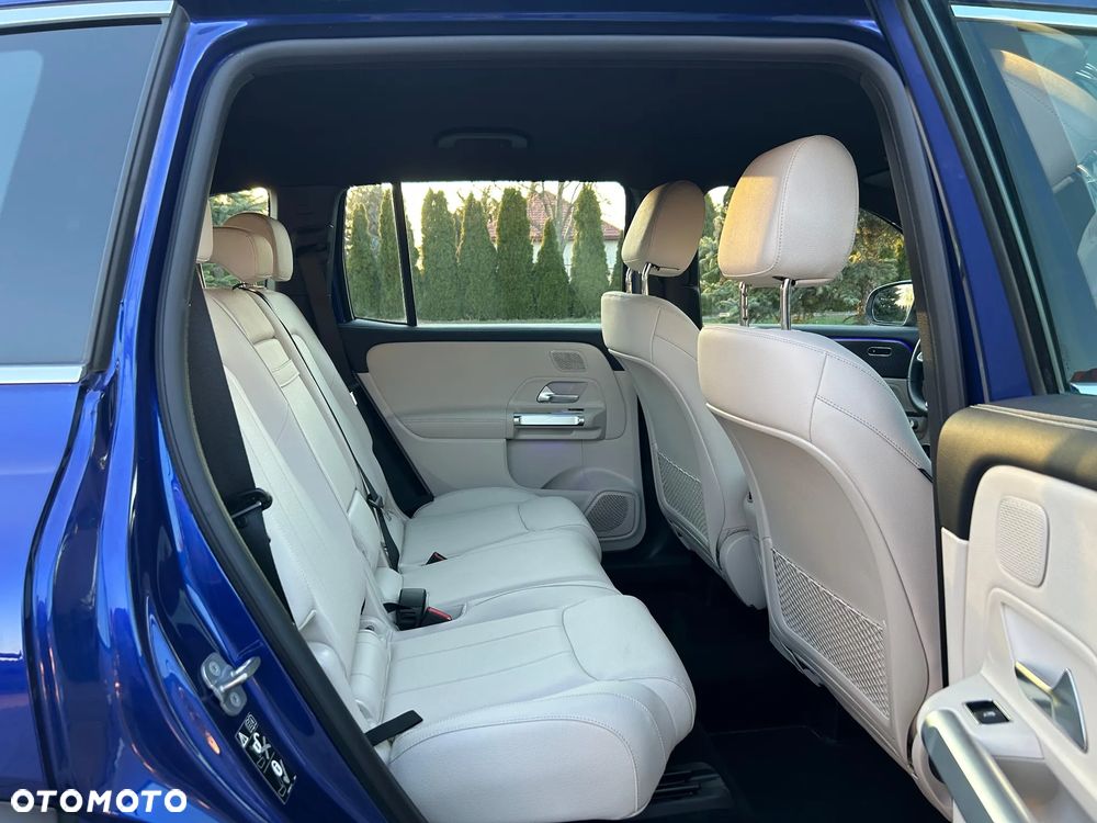 Mercedes-Benz GLB - 36