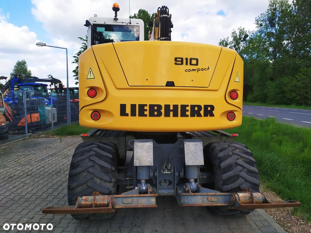 Liebherr A 910 Compact Litronic - 12