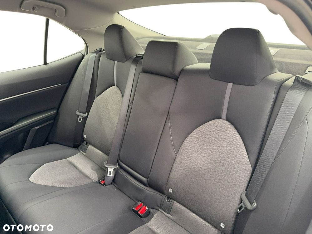 Toyota Camry - 13