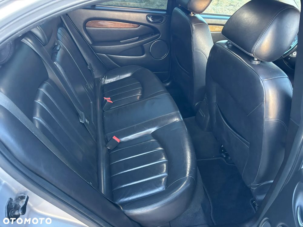 Jaguar X-Type 3.0 V6 4x4 Executive - 7