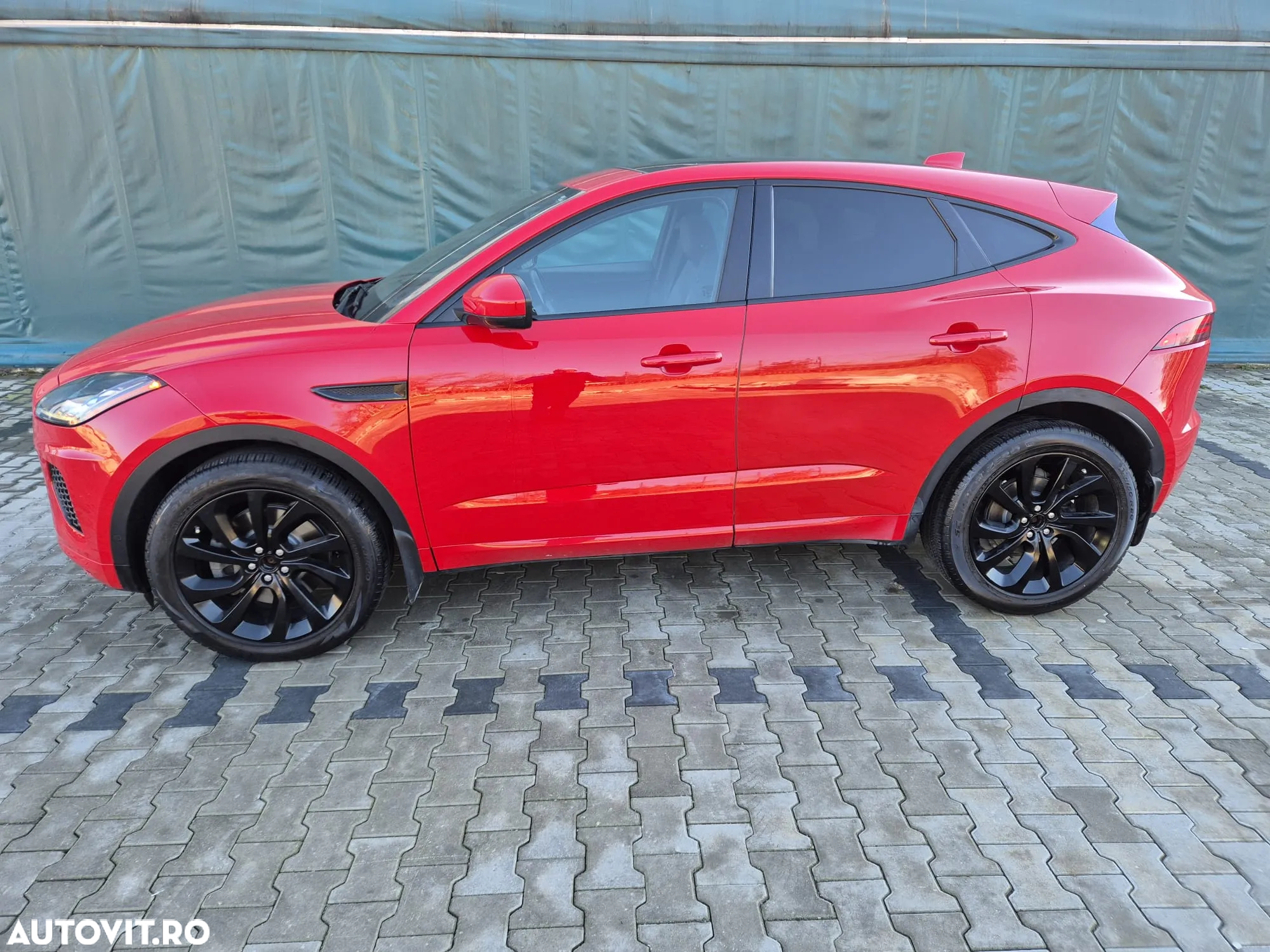 Jaguar E-Pace P250 AWD R-Dynamic S - 6