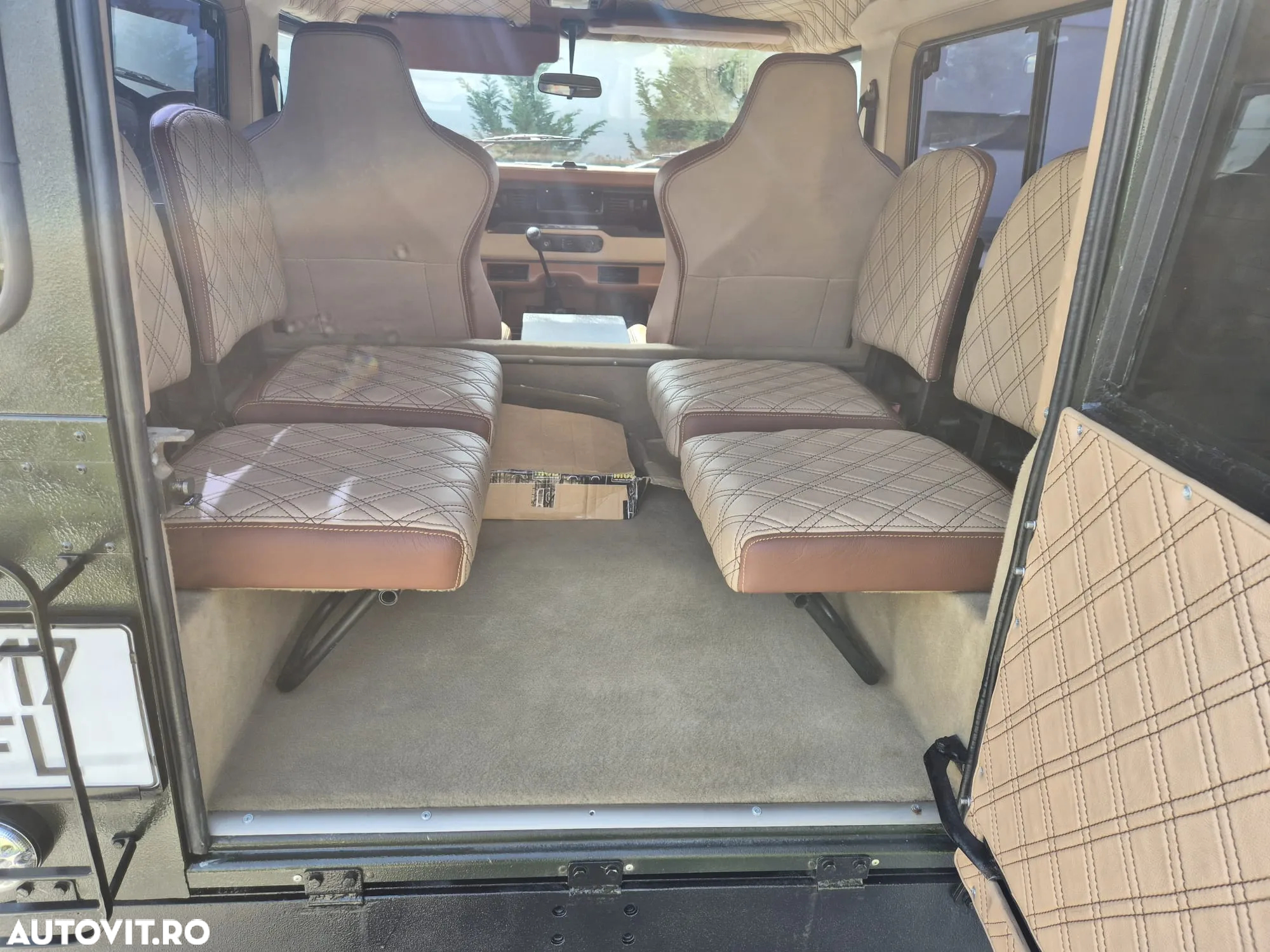 Land Rover Defender 90 County SW - 14