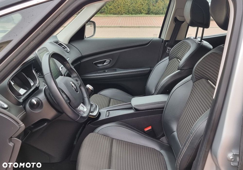 Renault Grand Scenic - 10