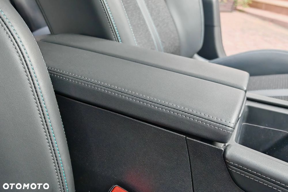 Peugeot 308 1.2 PureTech Allure S&S EAT8 - 23