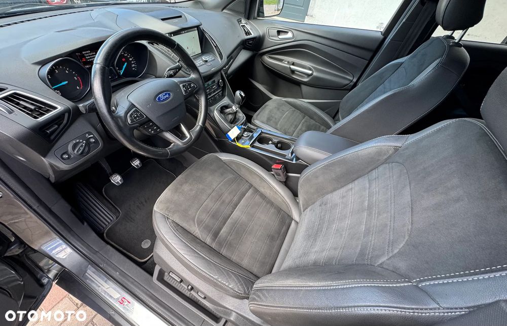 Ford Kuga 1.5 TDCi 2x4 ST-Line - 17