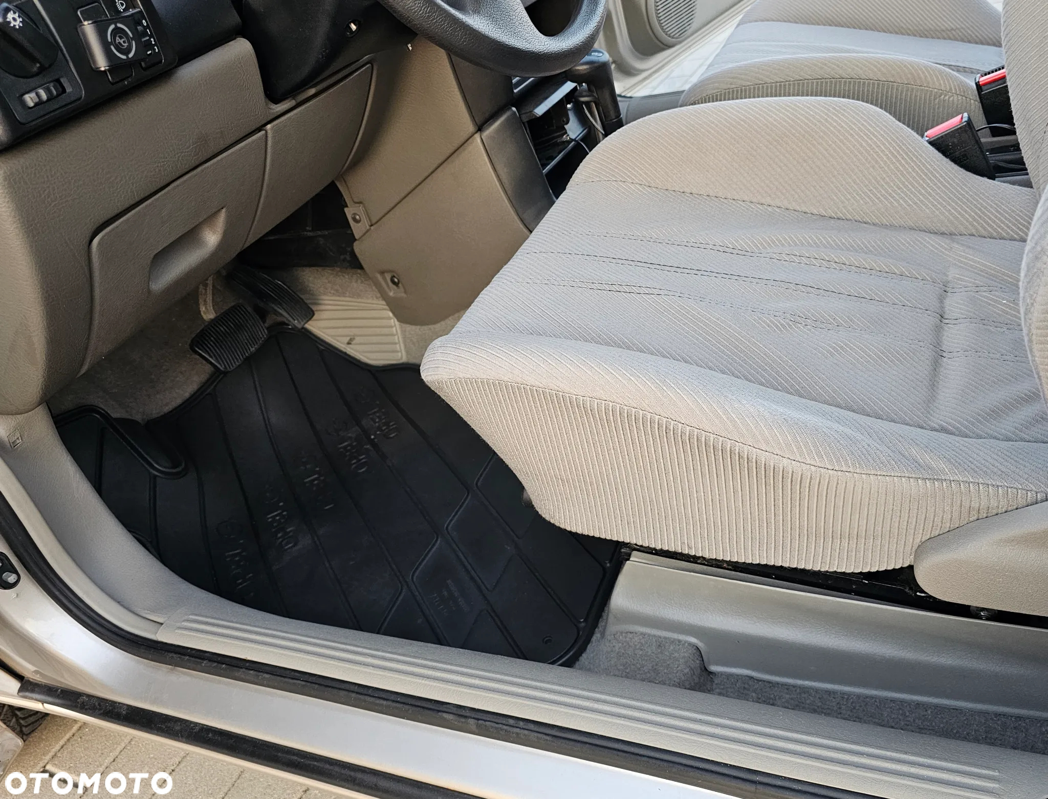 Opel Vectra 2.0 GL - 14
