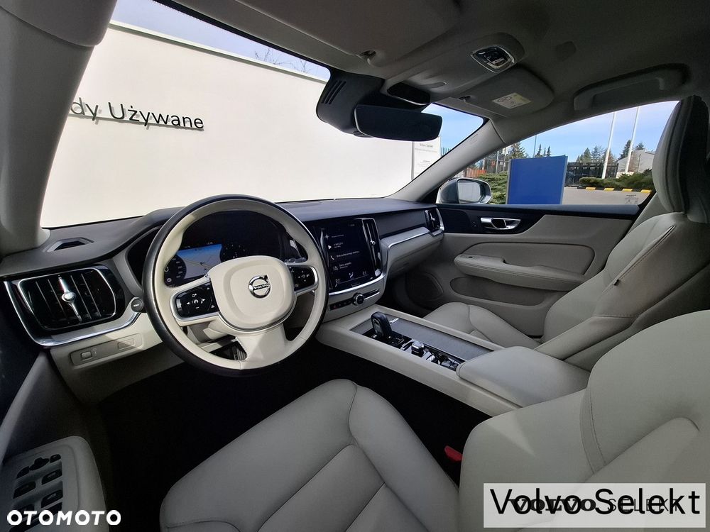 Volvo V60 Cross Country - 12