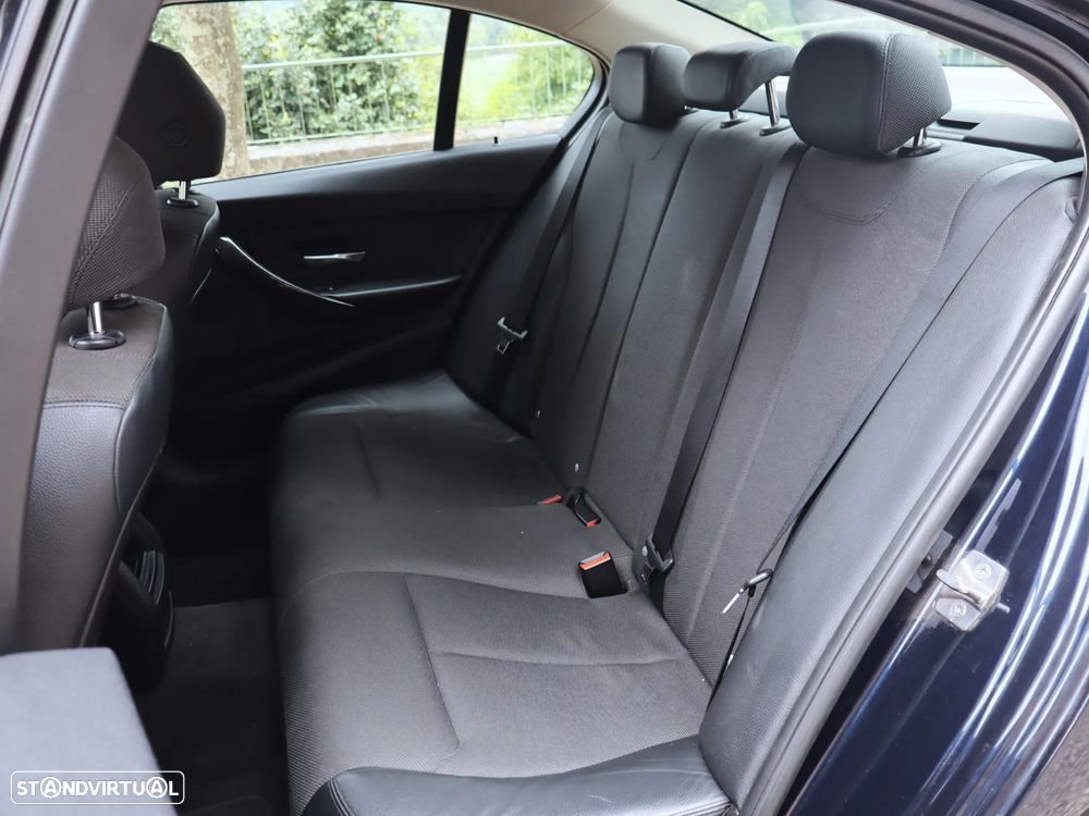 BMW 318 d Line Modern - 27