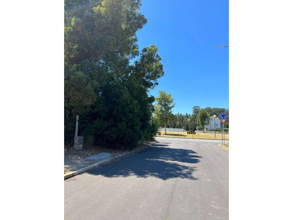 Terreno Para Construção Moradia | 3 Frentes | Arcozelo , V.N.Gaia - Grande imagem: 4/6