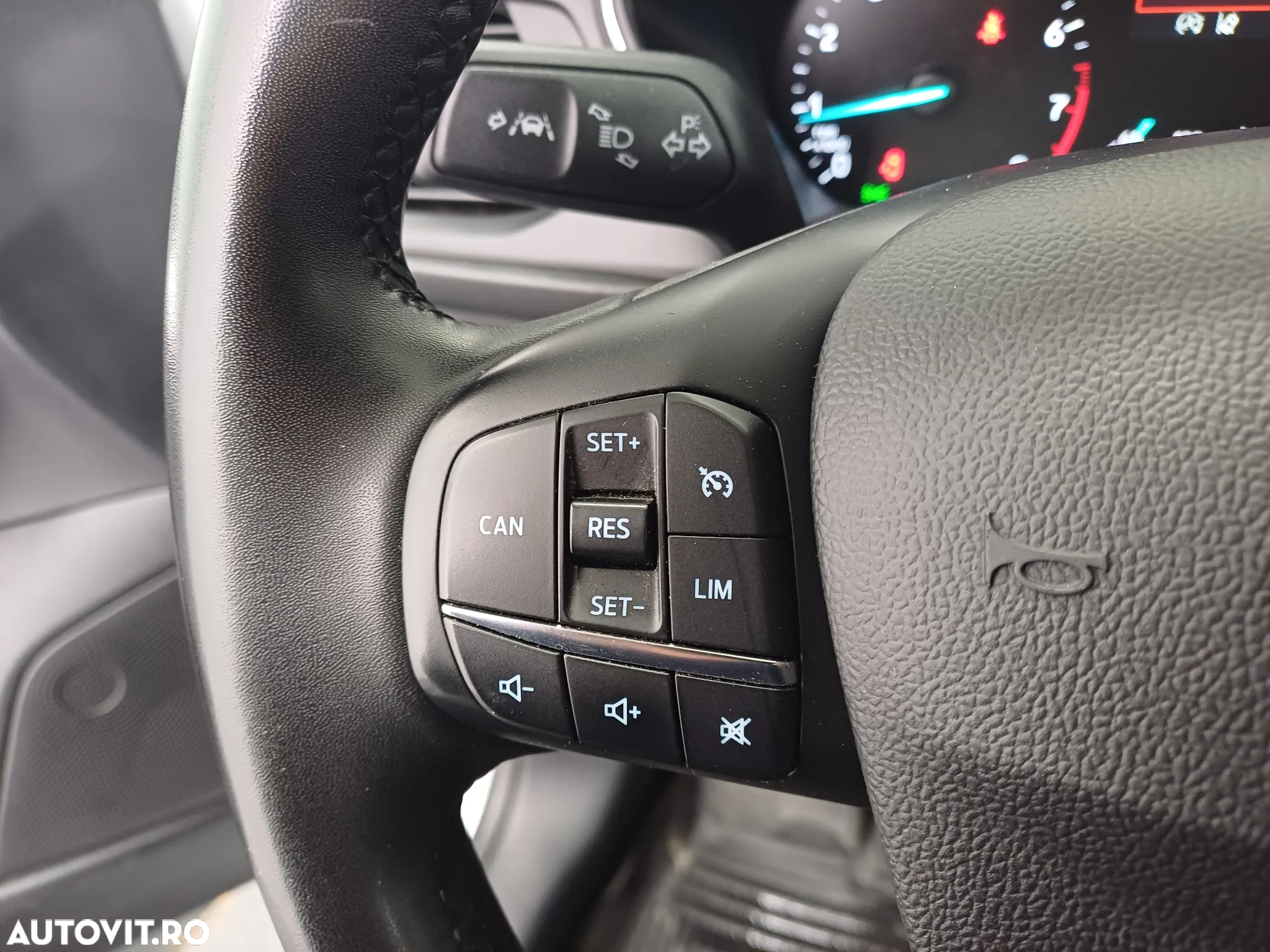 Ford Focus 1.0 EcoBoost Titanium Business - 12