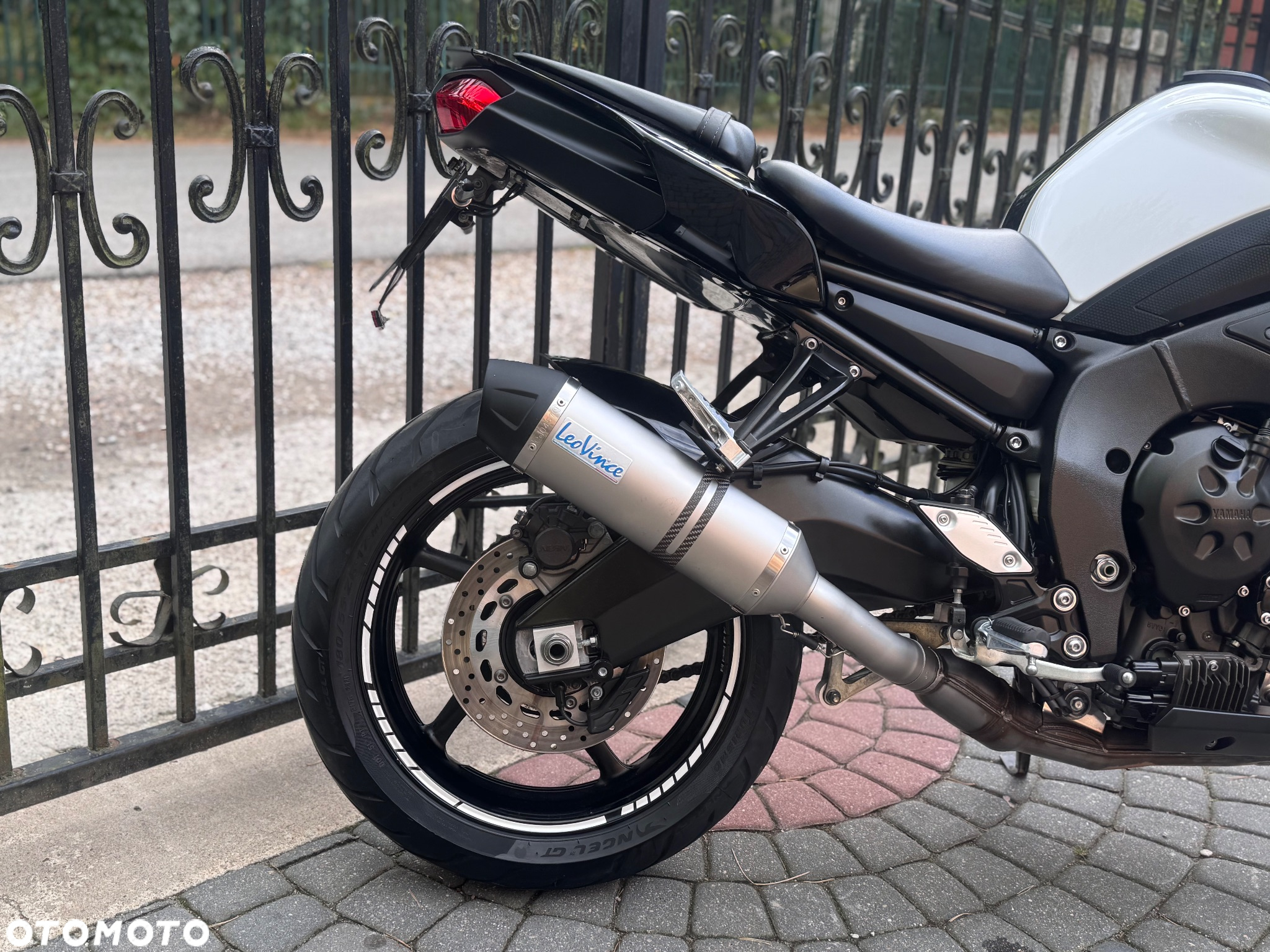 Yamaha FZ8 - 9