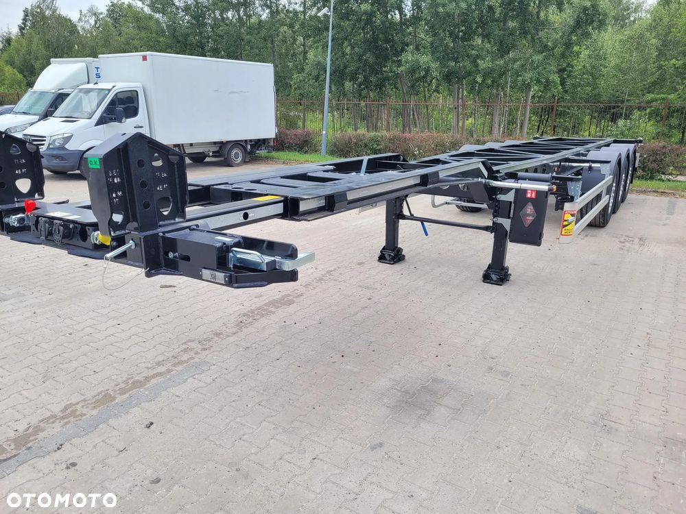 LeciTrailer Wynajem podkontenerówka HC 40' - 45'  waga 3.780 kg, ADR - 4