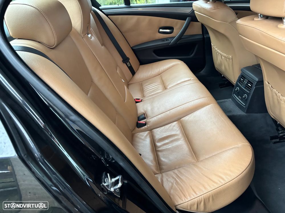 BMW 520 d Executive - 14