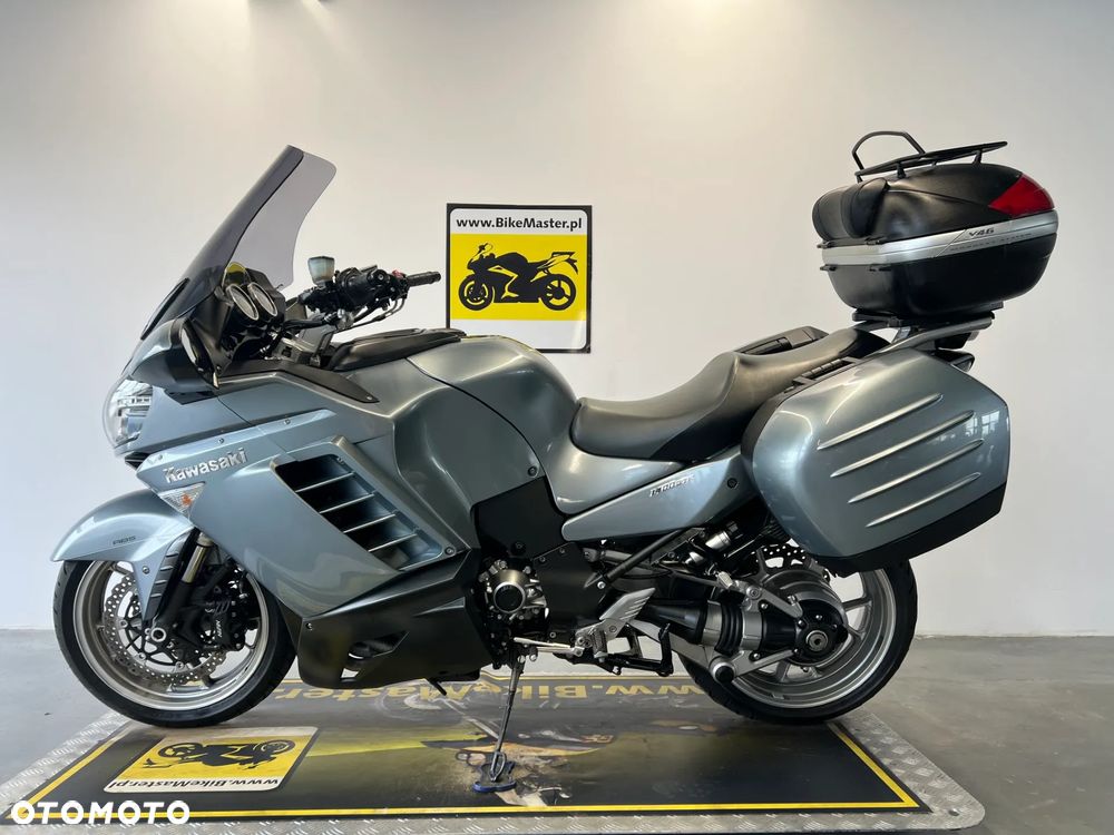Kawasaki GTR - 2