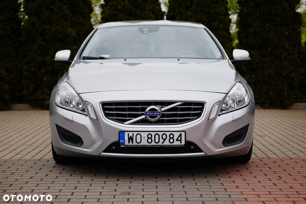 Volvo V60 D4 Geartronic RDesign - 11