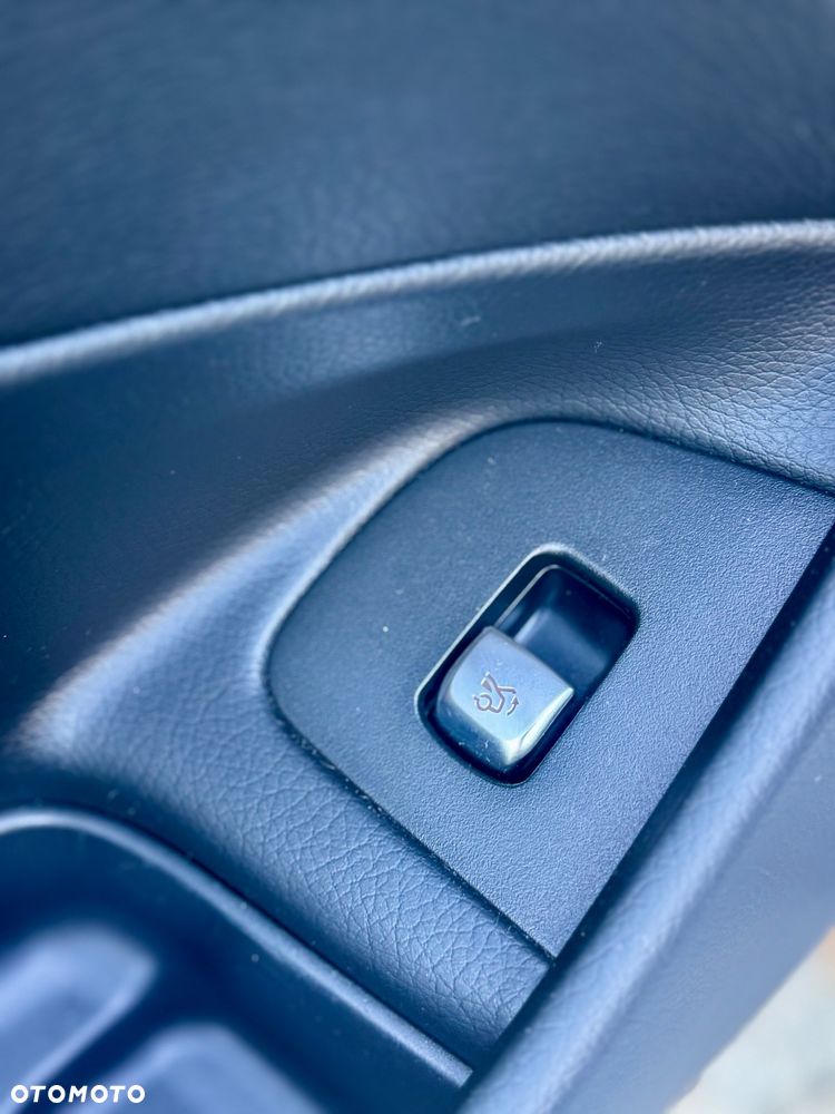 Mercedes-Benz Klasa E 200 d Business Edition 9G-TRONIC - 28