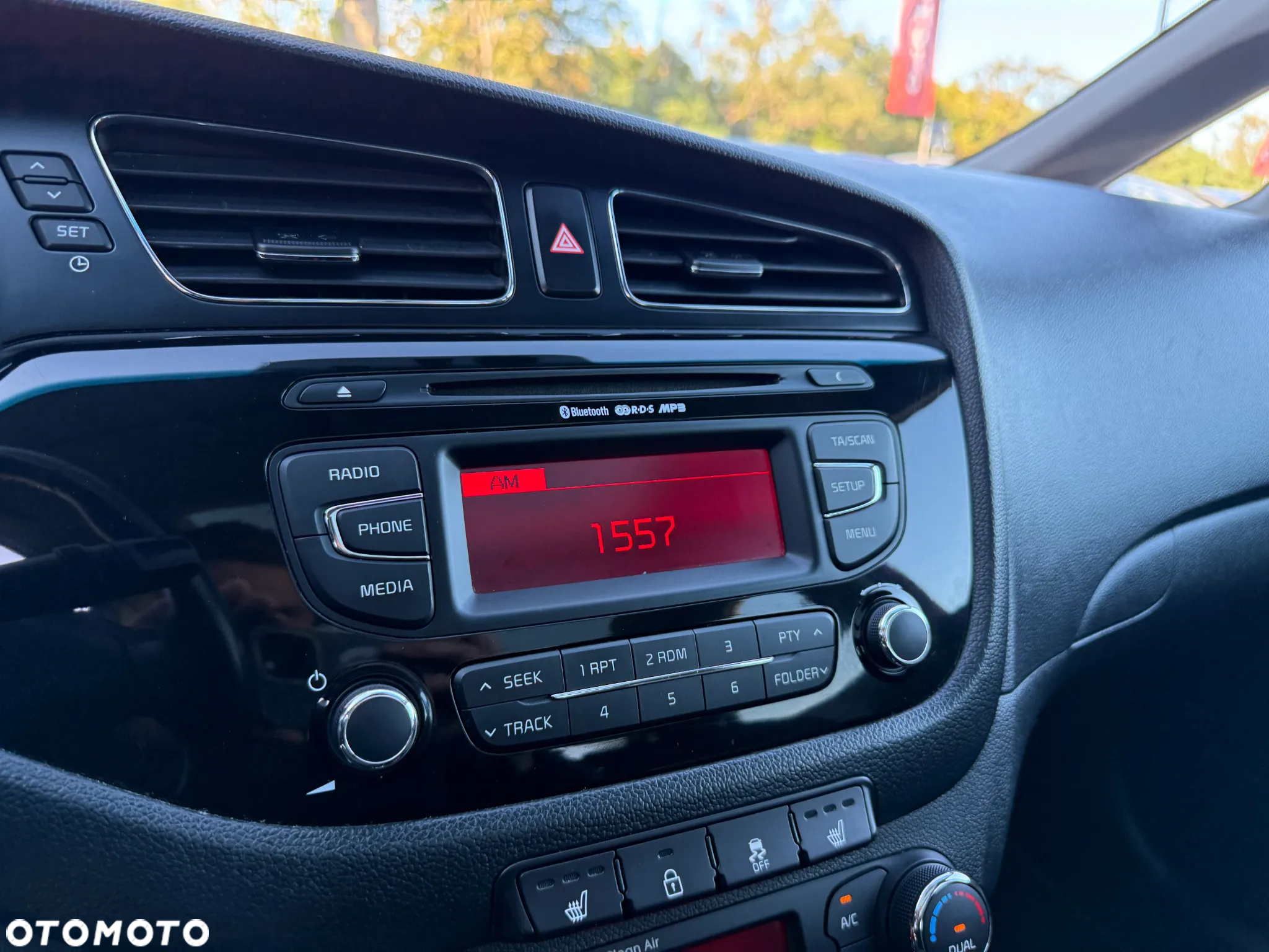 Kia Ceed 1.6 CRDi SCR L - 36
