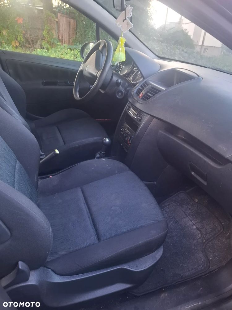 Peugeot 207 - 3