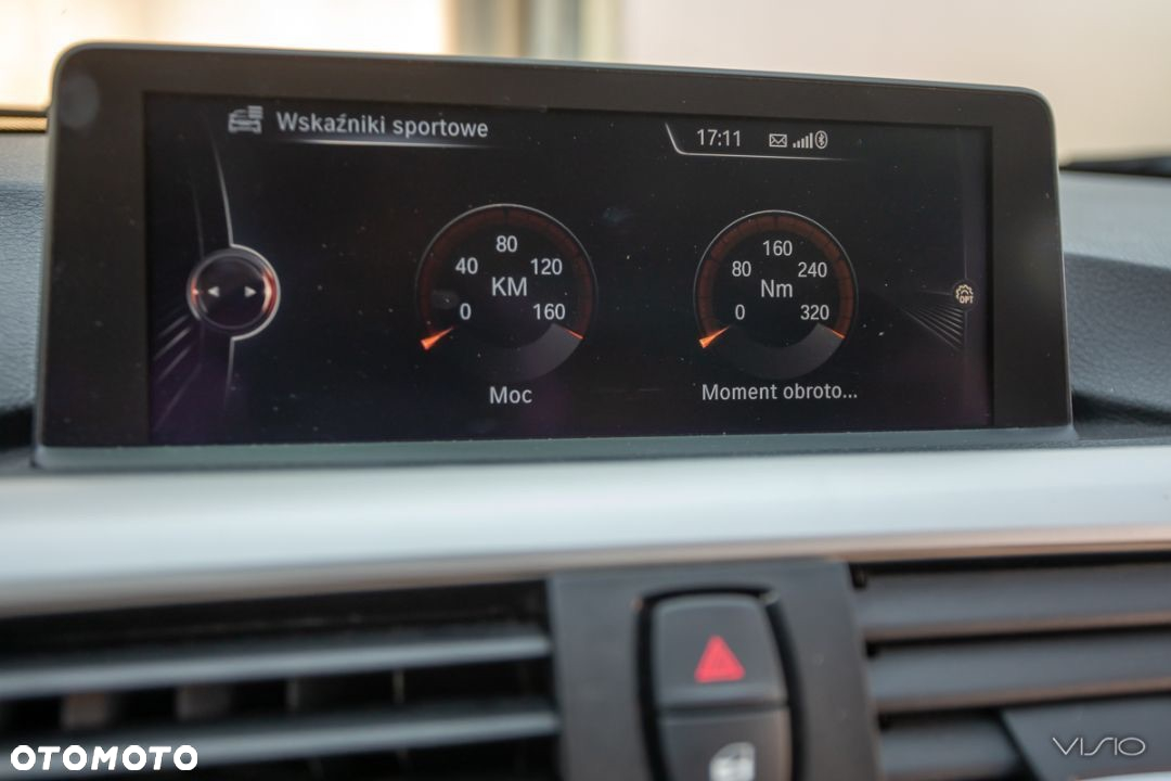 BMW Seria 3 318d DPF Touring Edition Sport - 10