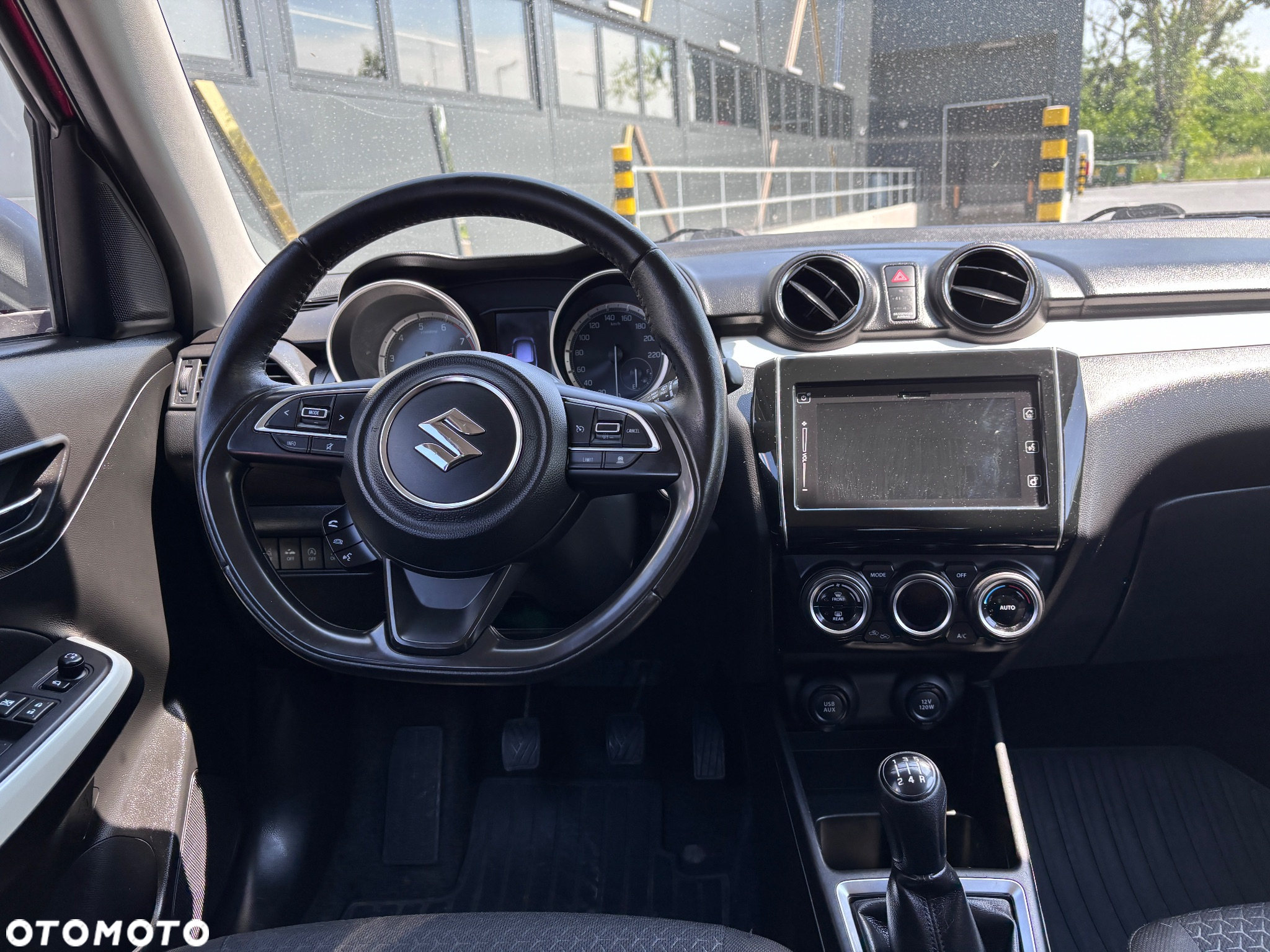 Suzuki Swift 1.2 Premium - 25