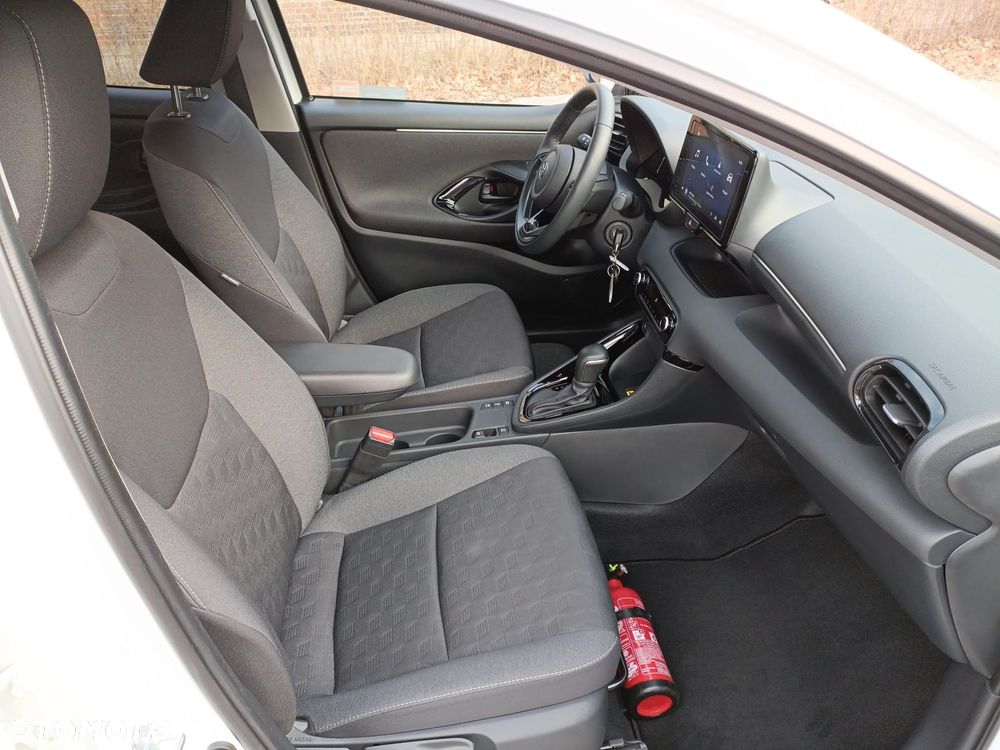 Toyota Yaris Hybrid 1.5 Style - 10