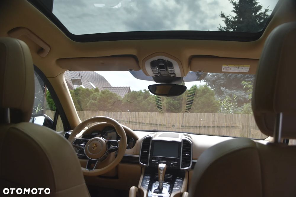 Porsche Cayenne S Diesel Platinum Edition - 10