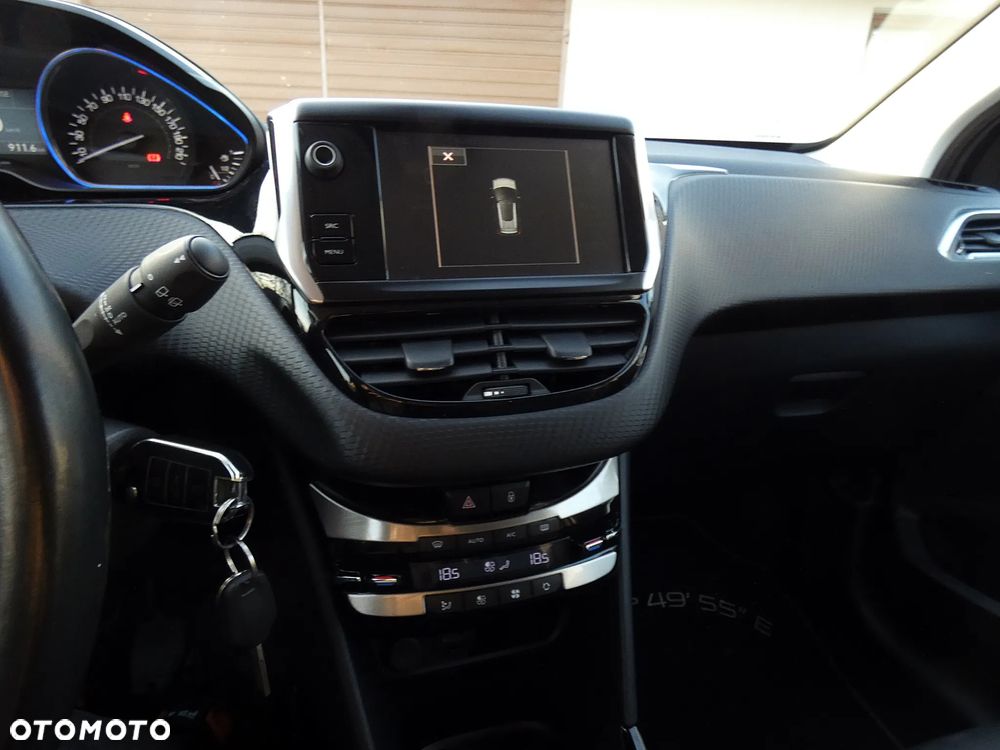 Peugeot 2008 1.6 e-HDi Allure S&S - 19