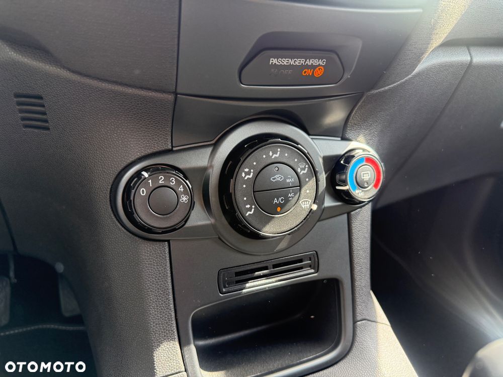 Ford Fiesta - 27