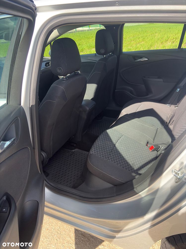 Opel Astra 1.6 CDTI Cosmo - 24