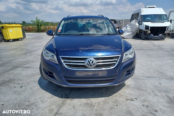 Fata usa fata dreapta Volkswagen VW Tiguan 1 5N  [din 2007 pana  2011] seria Crossover 2.0 TDI 4Mot - 2