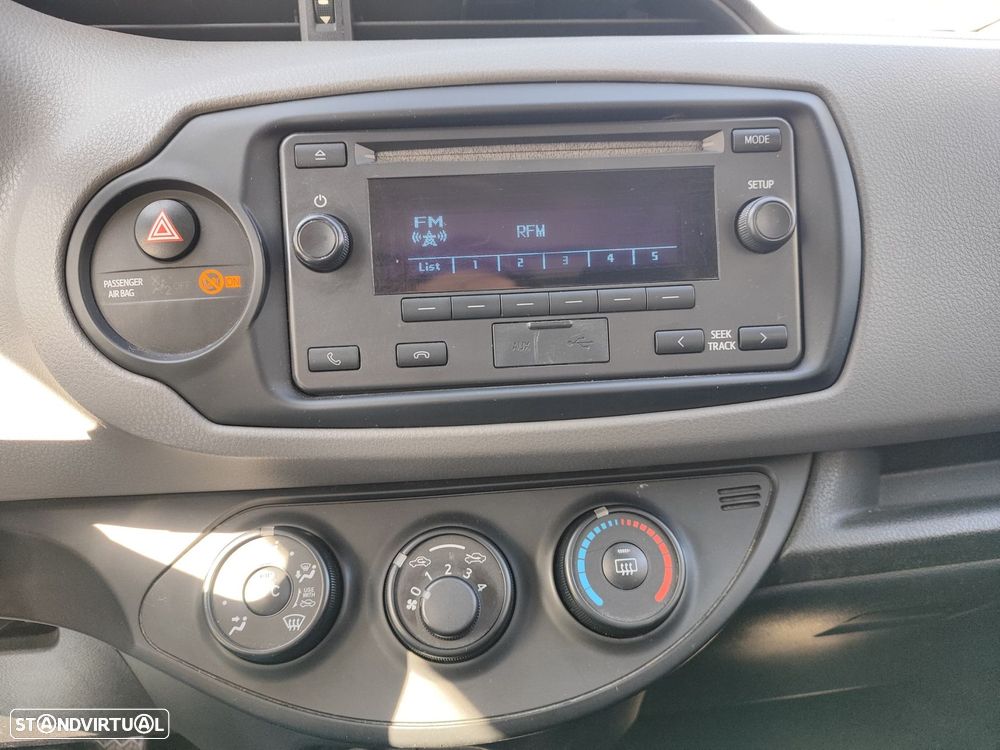 Toyota Yaris 1.0 VVT-i - 10