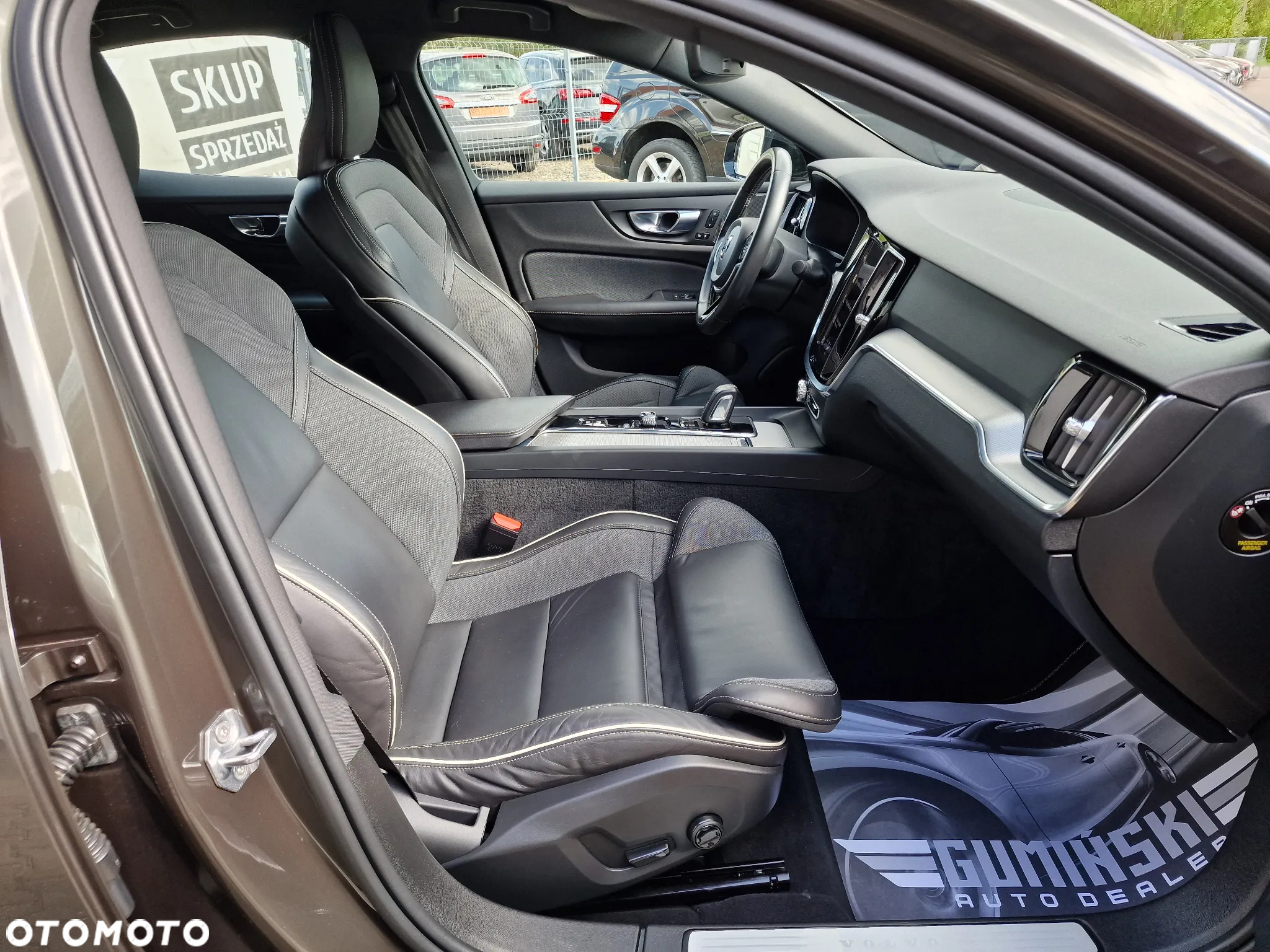 Volvo S60 - 25