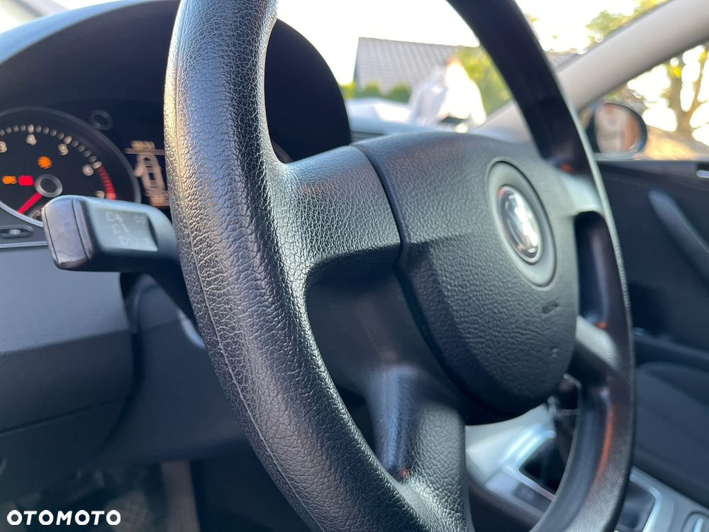 Volkswagen Passat 1.6 Trendline - 33