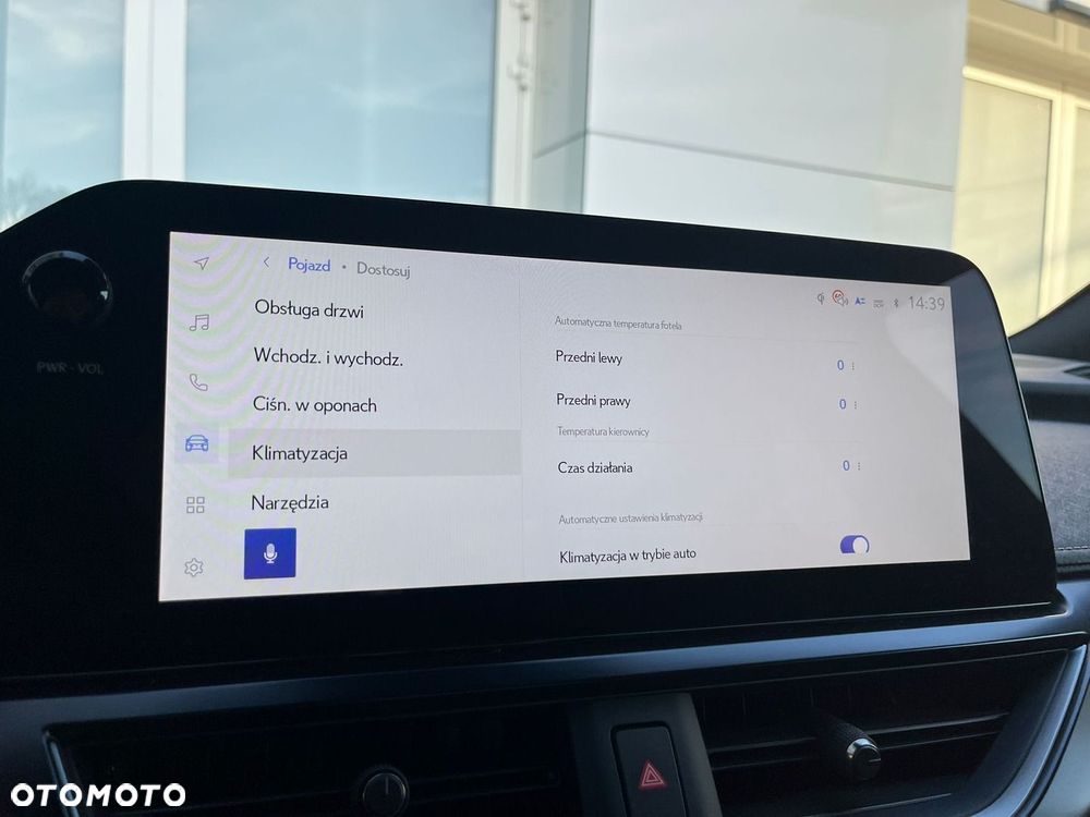 Lexus UX 300h F Sport Design - 21