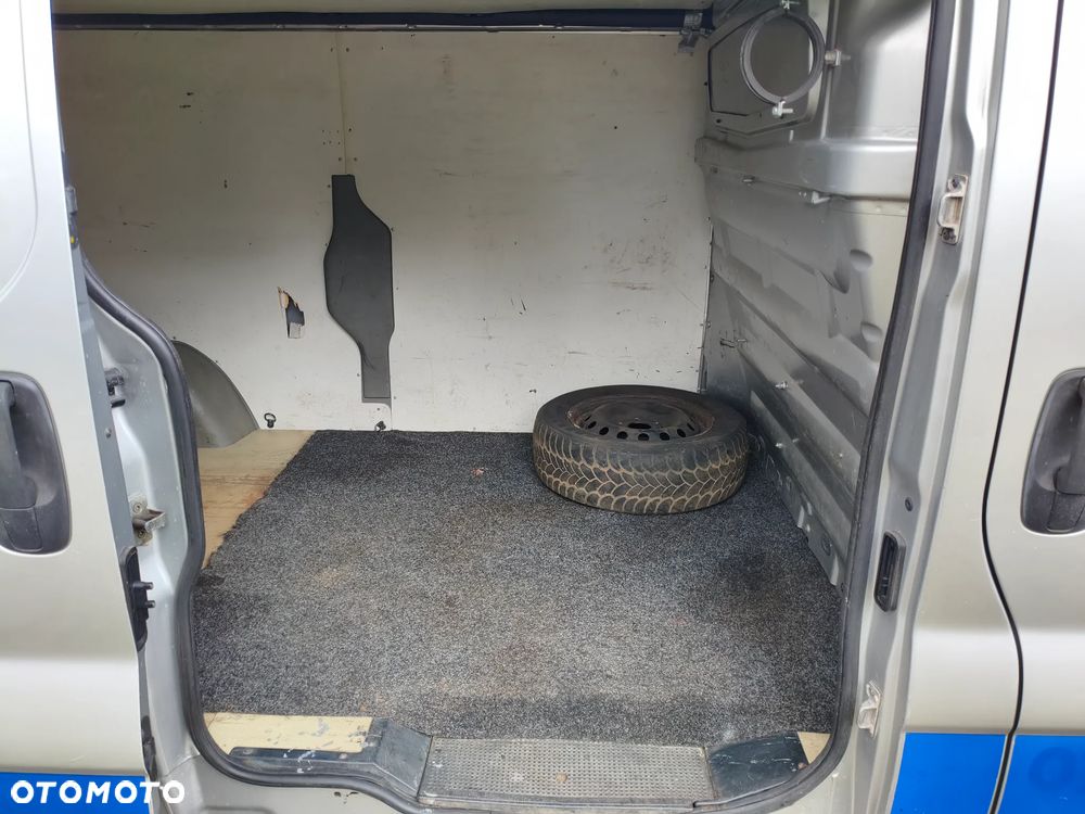 Opel Vivaro - 16