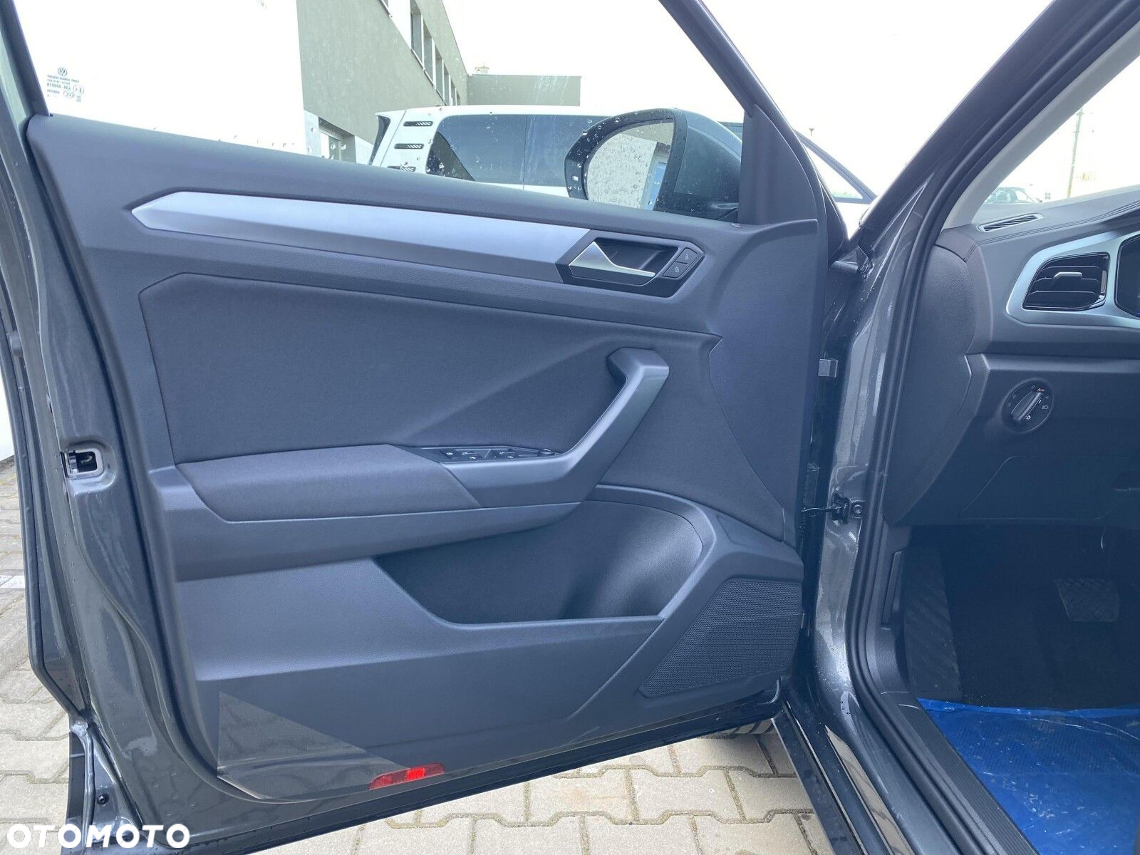 Volkswagen T-Roc - 9