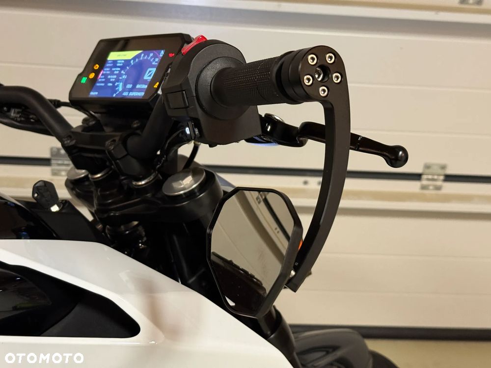 KTM Duke - 23