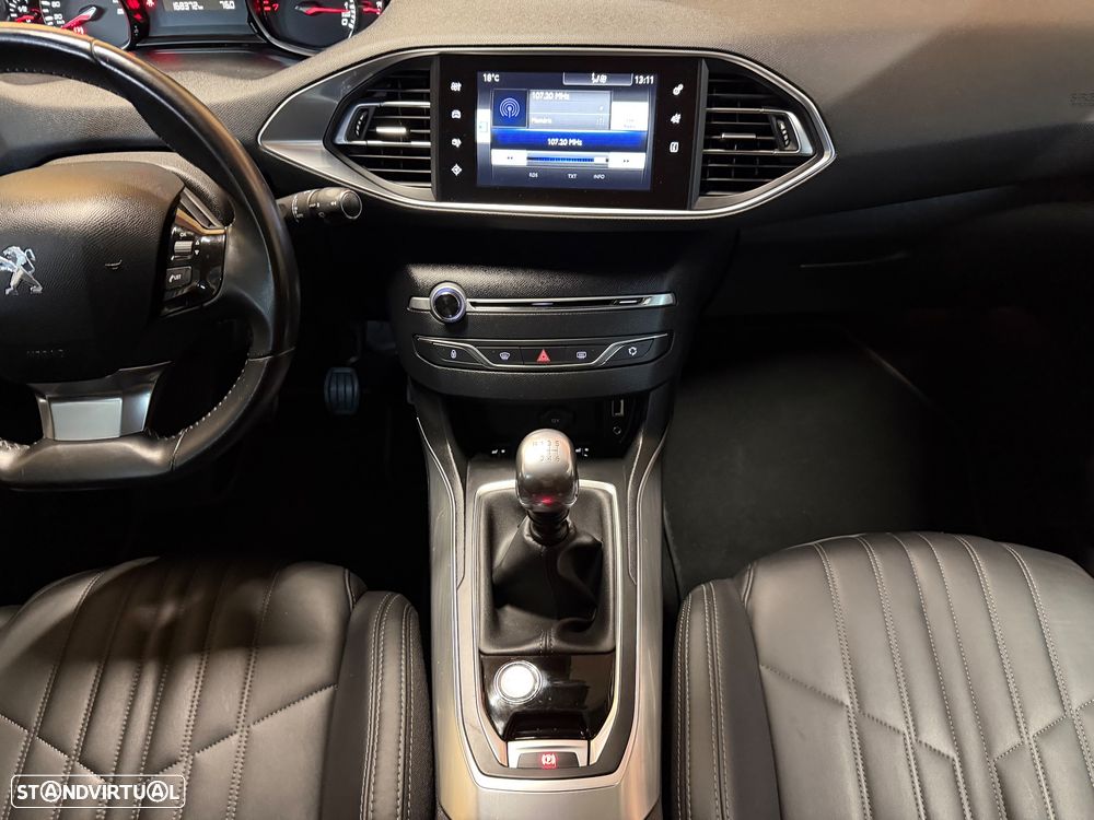 Peugeot 308 130 e-THP Stop & Start Allure - 19