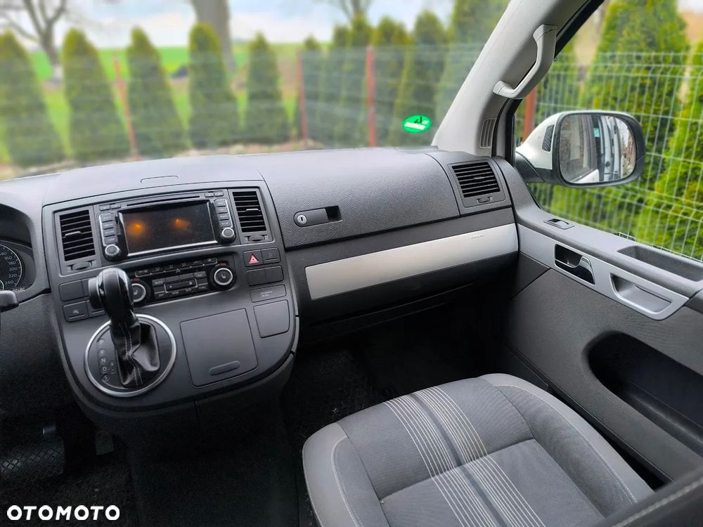 Volkswagen Multivan - 13