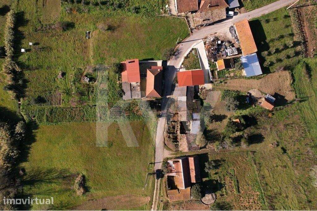 Moradia T2 para recuperar em Santo Ibério, Pombal, Leiria com terreno - Grande imagem: 4/28