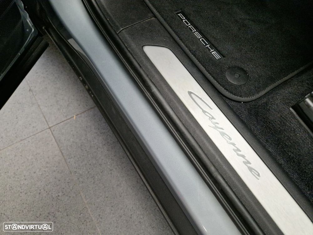 Porsche Cayenne Coupé E-Hybrid - 18