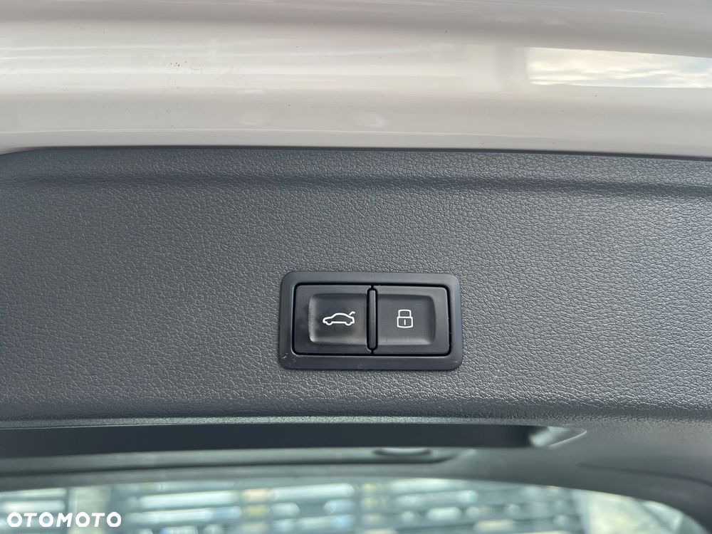Audi A4 Avant 2.0 TFSI ultra S tronic - 34