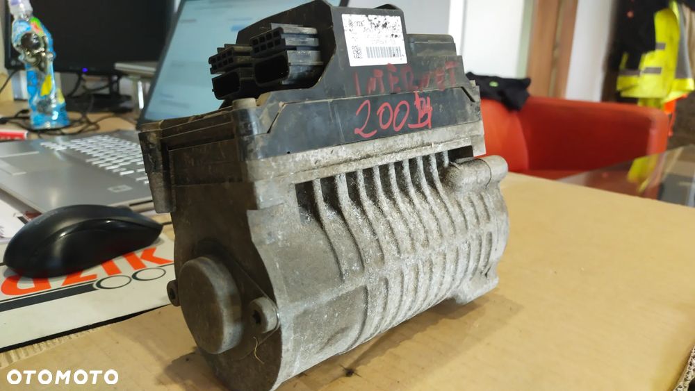 Audi A3 8P SILNICZEK PRZEKŁADNI - 1