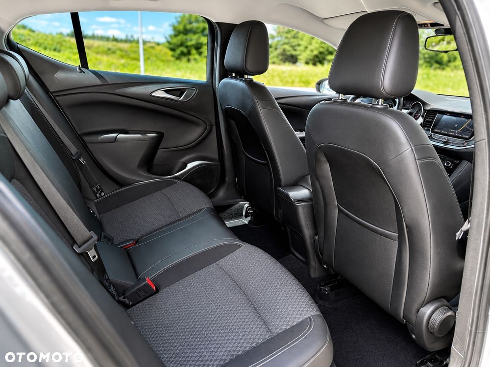 Opel Astra 1.4 T Dynamic S&S - 15