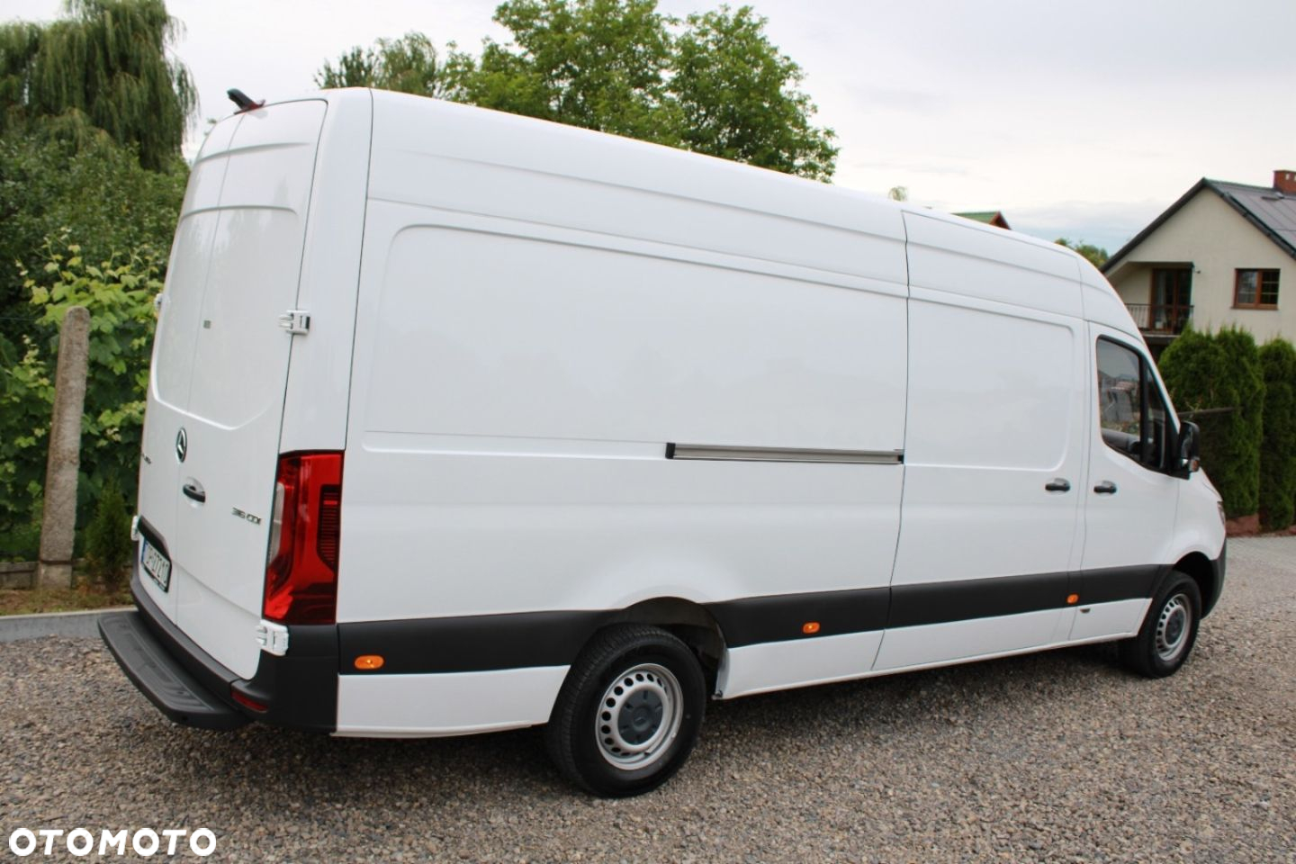 Mercedes-Benz Sprinter - 4