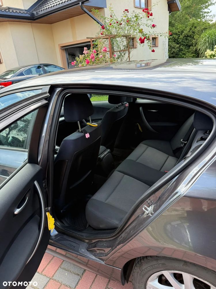 BMW Seria 1 118d DPF - 11