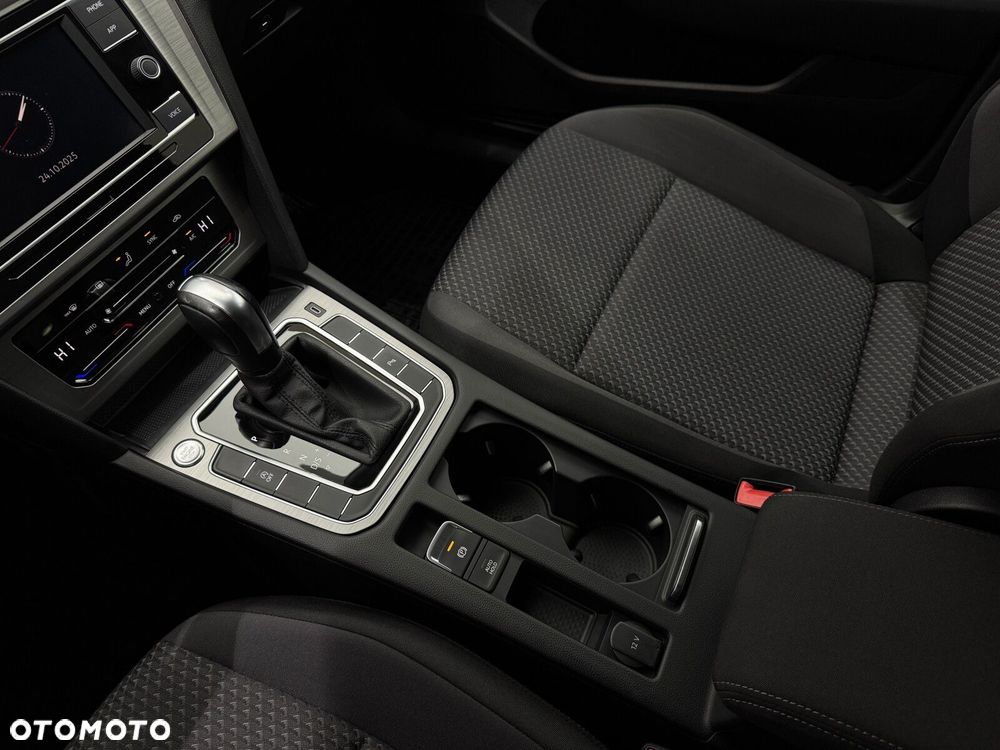 Volkswagen Passat 2.0 TDI EVO Essence DSG - 24