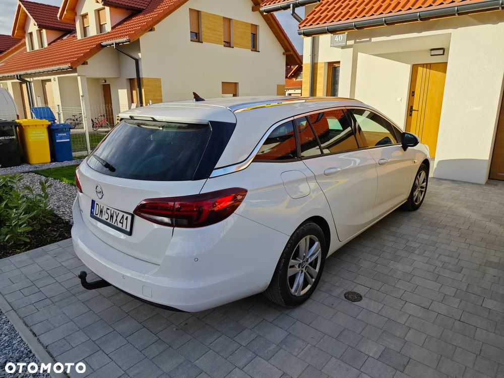 Opel Astra 2020 photo 2